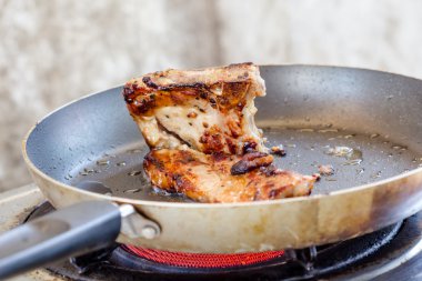 Kızarmış domuz eti 