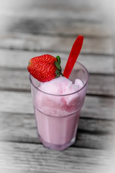 Batido de fresa —  Fotos de Stock