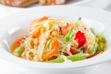 Baharatlı yeşil papaya 