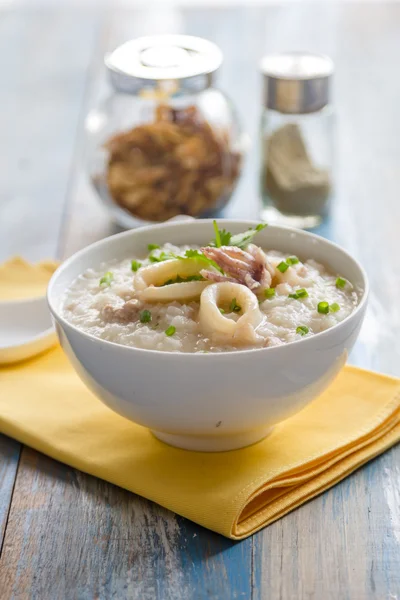 Porridge di riso con gamberetti — Foto Stock