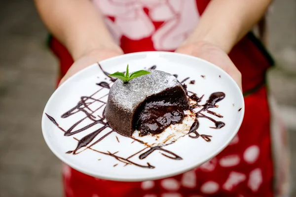 チョコレートの溶岩ケーキ — ストック写真