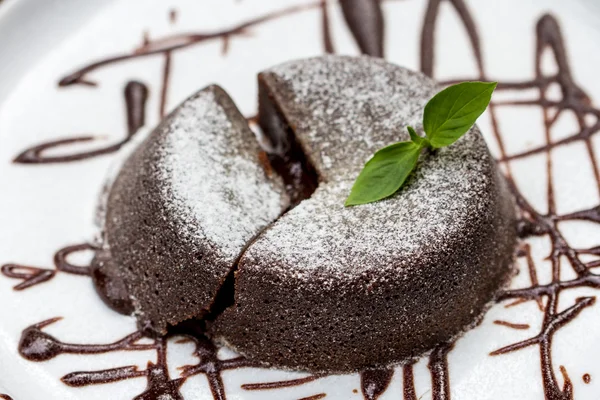 Bolo de lava de chocolate — Fotografia de Stock