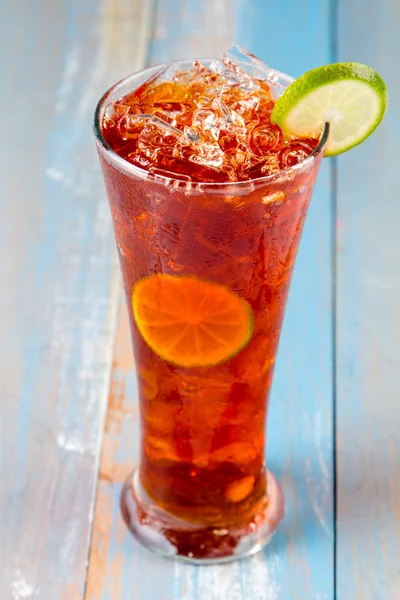 Tea with lemon — Stock Photo, Image