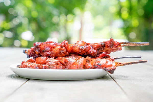 Gegrilltes rotes Huhn — Stockfoto