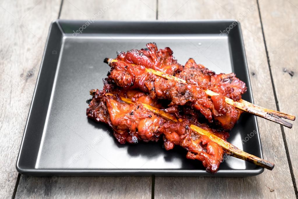 Brasa arroz roja pollo