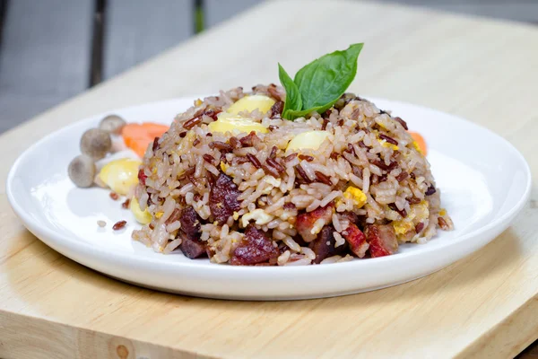 Fried brown rice — Stock Photo, Image