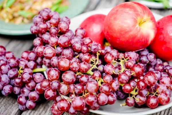 Červené hroznové ovoce — Stock fotografie