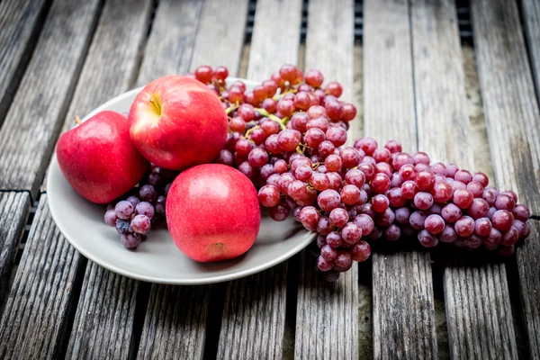 Frutos de uva roja — Foto de Stock