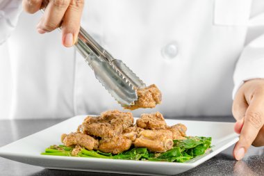 Kızarmış Çin Kalesini Karıştır