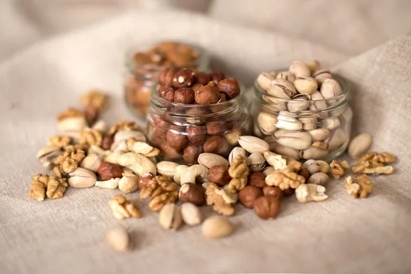 Badem, ceviz ve fındık cam