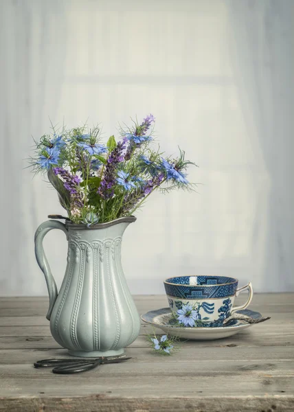 ヤグルマギクの花瓶 — ストック写真