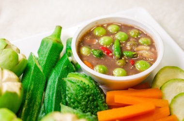 biber soslu karides yapıştırın