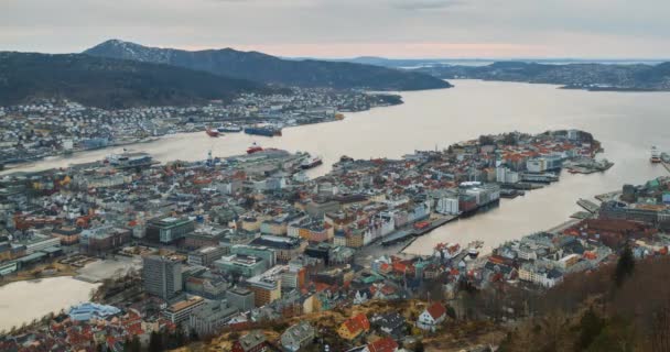 Zonsondergang over de fjorden. — Stockvideo