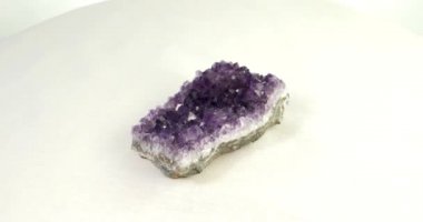 Druse Ametist döner