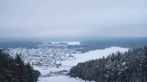 Blick von der Skipiste — Stockvideo