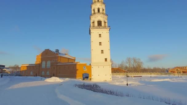 Schiefer Turm von Newjansk — Stockvideo