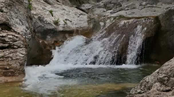 Řeka Auzun Uzeň — Stock video