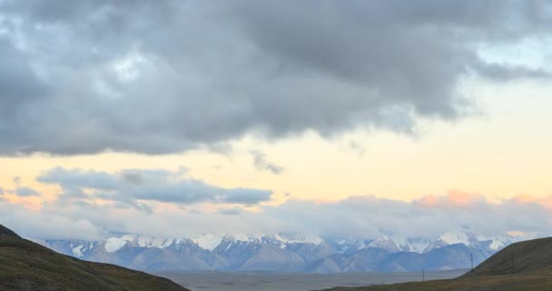 Zonsondergang in de bergen Plateau Kara-zeggen — Stockvideo