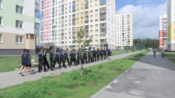 Los cadetes están entrenados para marchar — Vídeos de Stock
