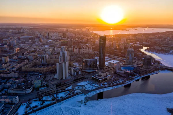 Jekaterinburg Ryssland Mars 2020 Flygfoto Över Stadens Centrum Solnedgången Baklyset — Stockfoto