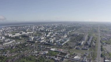 Yüksek bir yerden şehrin manzarası. Naberezhnye Chelny, Tataristan Cumhuriyeti. Rusya