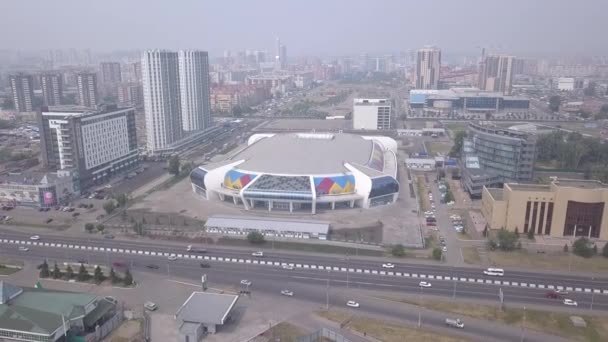 Fasilitas olahraga. Ice Arena Crystal (Crystal Ice Arena) (dalam bahasa Inggris). Rusia, Krasnoyarsk. 4K — Stok Video