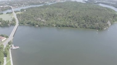 Stockholm, İsveç. Drottningholm. Drottningholms Slott. Çin pavyonu, tiyatrosu ve bahçeleri olan iyi korunmuş bir kraliyet konutu. 4K