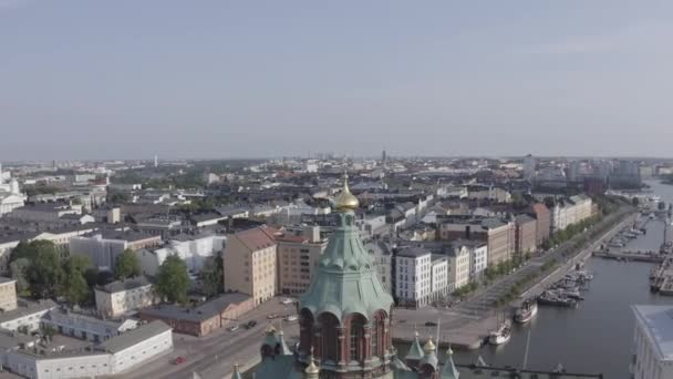 Helsinki, Finnland. Luftaufnahme der Innenstadt. Mariä Himmelfahrt. 4K — Stockvideo