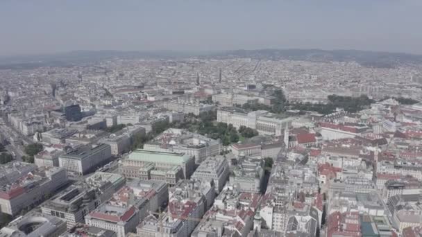 Viyana, Avusturya. Şehrin tarihi bölümünün genel panoraması. 4K — Stok video