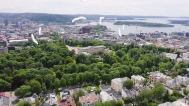 Oslo, Norveç. Kraliyet Sarayı. Slottsplassen. Saray parkı. 4K