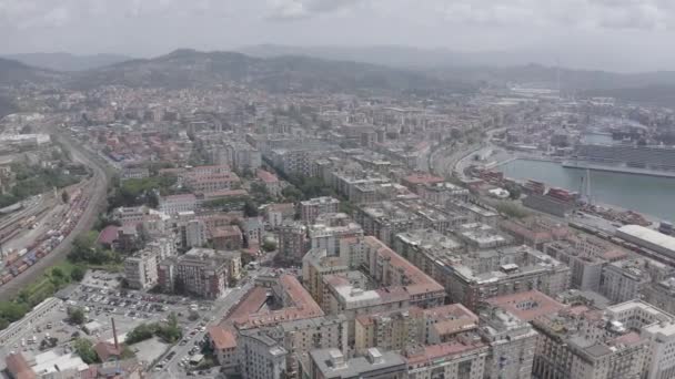 La Spezia, Italia. La Spezia, Italia. Vedere spre oraş, port. 4K — Videoclip de stoc