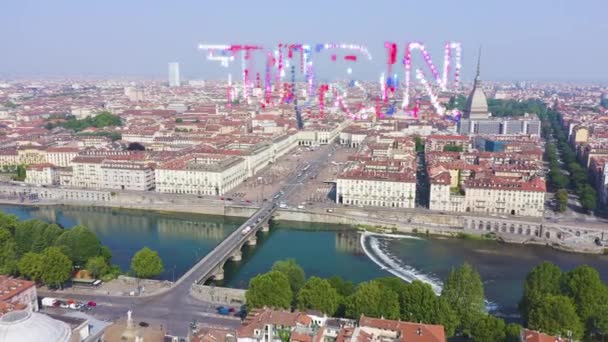 Turin, Italien. Flug über die Stadt. Platz Vittorio Veneto, katholische Pfarrkirche Gran Madre Di Dio. 4K — Stockvideo