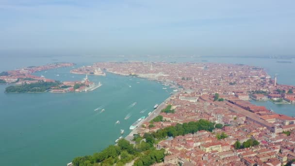 Venezia, Italia. Vista panoramica sul centro storico di Venezia. Giornata di sole. 4K — Video Stock