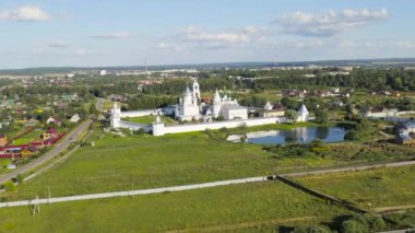 Pereslavl-Zalessky, Rusya. Nikitsky Manastırı - Rus Ortodoks Kilisesi 'nin Pereslavl Piskoposluğu Manastırı. 4K