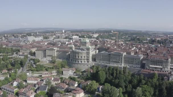 Bern, İsviçre. Federal Saray - Bundeshaus, tarihi şehir merkezi, genel görüş. 4K — Stok video