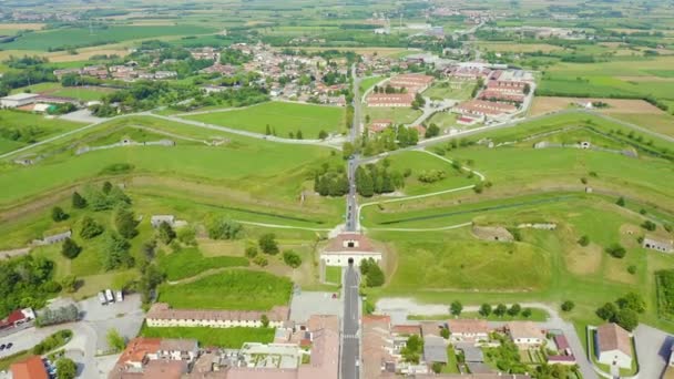 Palmanova, Udine, Italien. Ett föredömligt befästningsprojekt av sin tid fastställdes 1593. 4K — Stockvideo