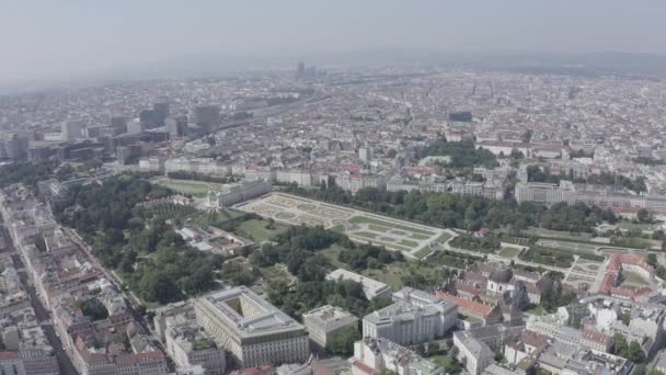 Viyana, Avusturya. Belvedere Viyana 'da bir barok saray kompleksi. Lucas von Hildebrandt tarafından 18. yüzyılın başında inşa edilmiştir. 4K — Stok video