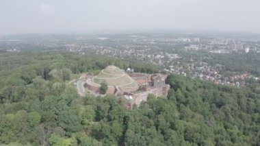 Krakow, Polonya. Barrow Kosciuszko (Krakow). Tarihi anıt. Höyüğün inşası 1823 yılında tamamlandı. 4K