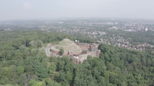 Cracovia, Polonia. Barrow Kosciuszko (Cracovia). Monumento histórico. La construcción del montículo se completó en 1823. 4K — Vídeos de Stock