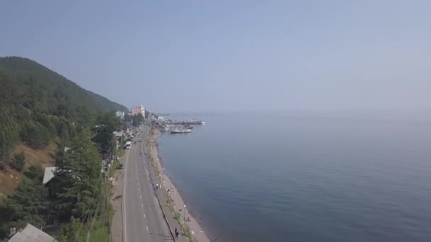 Rusia, Irkutsk, aşezarea Listvyanka. Embankment of Lake Baikal, port . — Videoclip de stoc