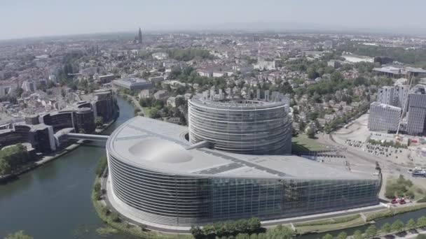 Στρασβούργο, Γαλλία. Το συγκρότημα των κτιρίων είναι το Ευρωπαϊκό Κοινοβούλιο. 4K — Αρχείο Βίντεο