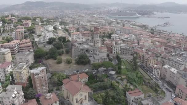 La Spezia, Olaszország. San Giorgio kastélya. Kilátás fentről. 4K — Stock videók