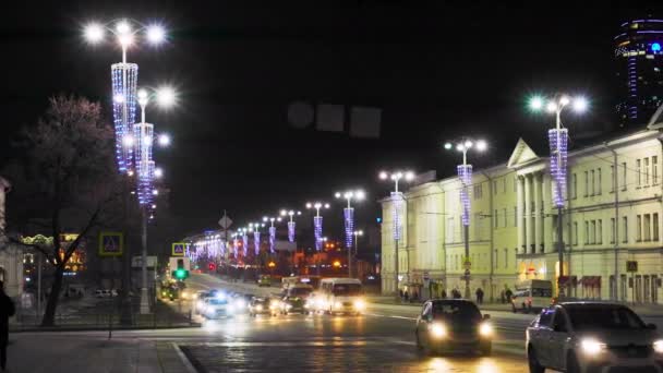 エカテリンブルク ロシア 2020年3月23日 レーニン通り 1905年の広場 早春の夜の街 ビデオだ Ultrahd — ストック動画