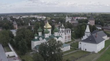 Suzdal, Rusya. Uçuş. Aziz Euthymius 'un Kurtarıcı Manastırı. Spaso-Evfimiev Manastırı 'ndaki Tanrı' nın Dönüşümü Katedrali. 4K