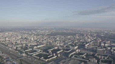 Gün batımında St. Petersburg 'un panoramik manzarası. - Rusya. Uyku alanları. 4K