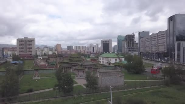 蒙古、乌兰巴托。博格德汗冬宫（博格德吉根宫） 。建筑群位于乌兰巴托东南部Bayanzurkh区。 — 图库视频影像