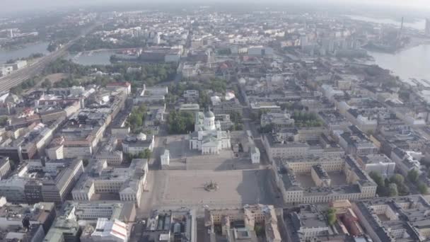 Helsínquia, Finlândia. Vista aérea do centro da cidade. Catedral de Helsínquia. Praça do Senado. 4K — Vídeo de Stock