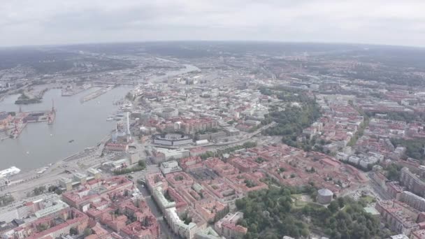Gotemburgo, Suécia. Panorama da cidade e o rio Goeta Elv. O centro histórico da cidade. Tempo nublado. 4K — Vídeo de Stock
