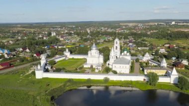 Pereslavl-Zalessky, Rusya. Nikitsky Manastırı - Rus Ortodoks Kilisesi 'nin Pereslavl Piskoposluğu Manastırı. 4K