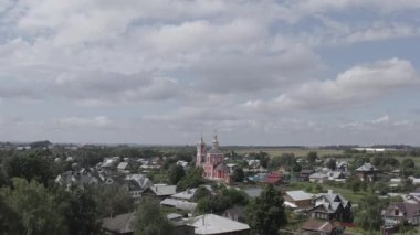 Suzdal, Rusya. Uçuş. Borisov tarafındaki kutsal prensler Boris ve Gleb Kilisesi veya Borisoglebskaya Kilisesi. 4K